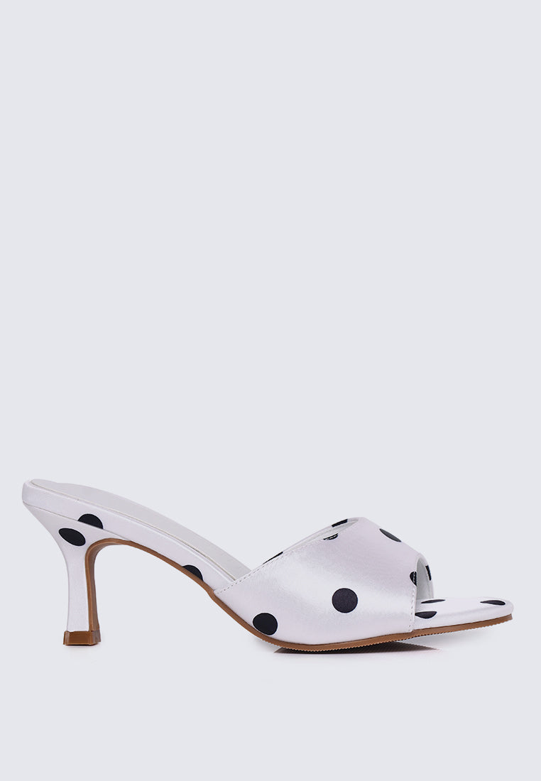 Noira Comfy Heels In White