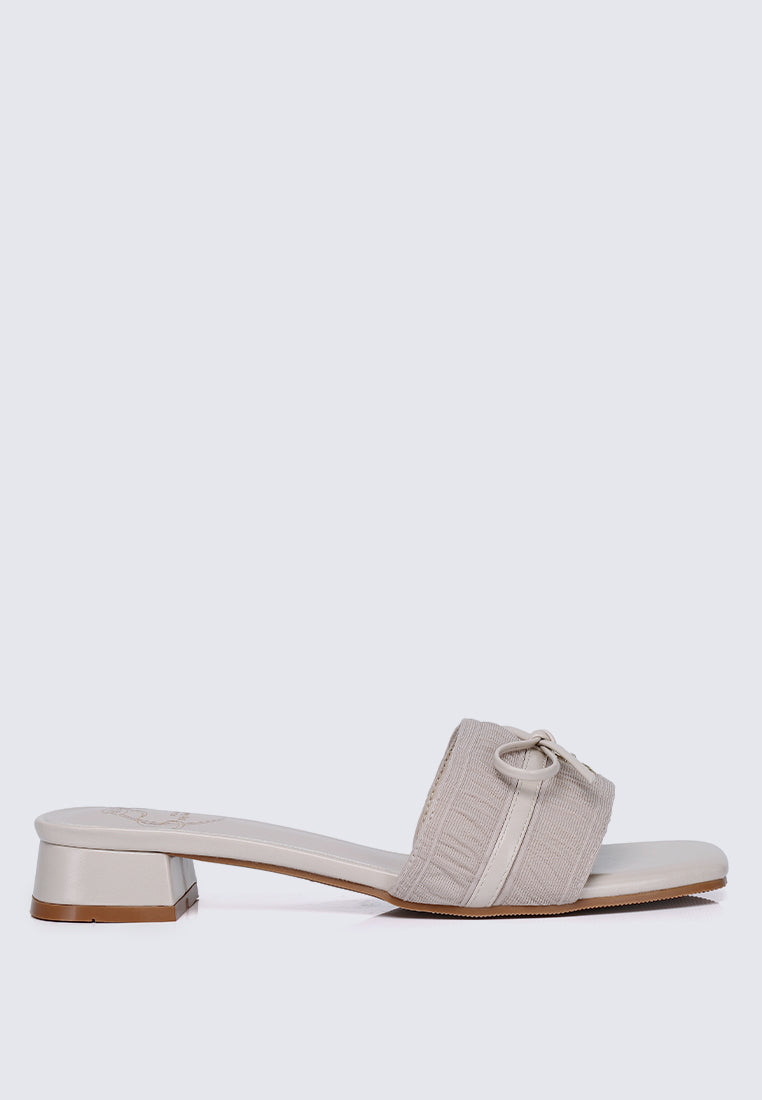 Isabeau Comfy Sandals In Beige