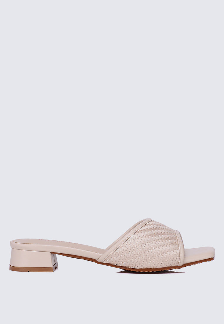 Vee Comfy Sandals In Nude