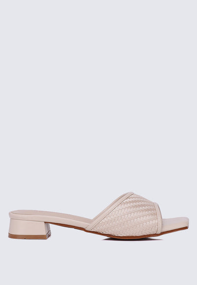 Vee Comfy Sandals In Nude