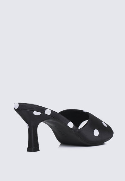 Noira Comfy Heels In Black