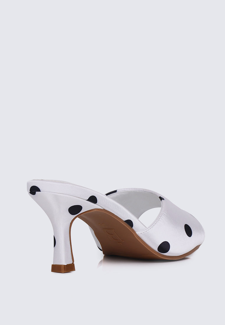 Noira Comfy Heels In White