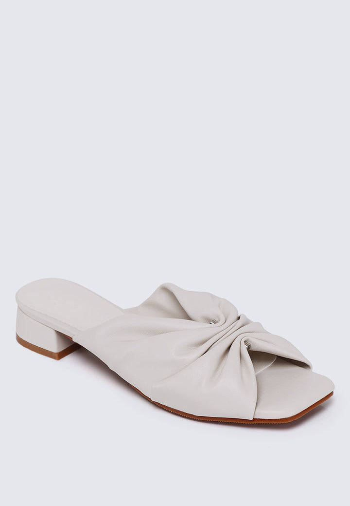 Sia Comfy Sandals In Beige