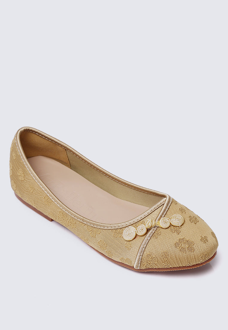 Chuyee Comfy Ballerina In Mustard