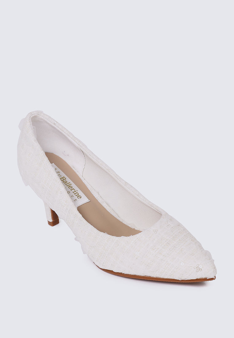 Elara Comfy Pumps In White