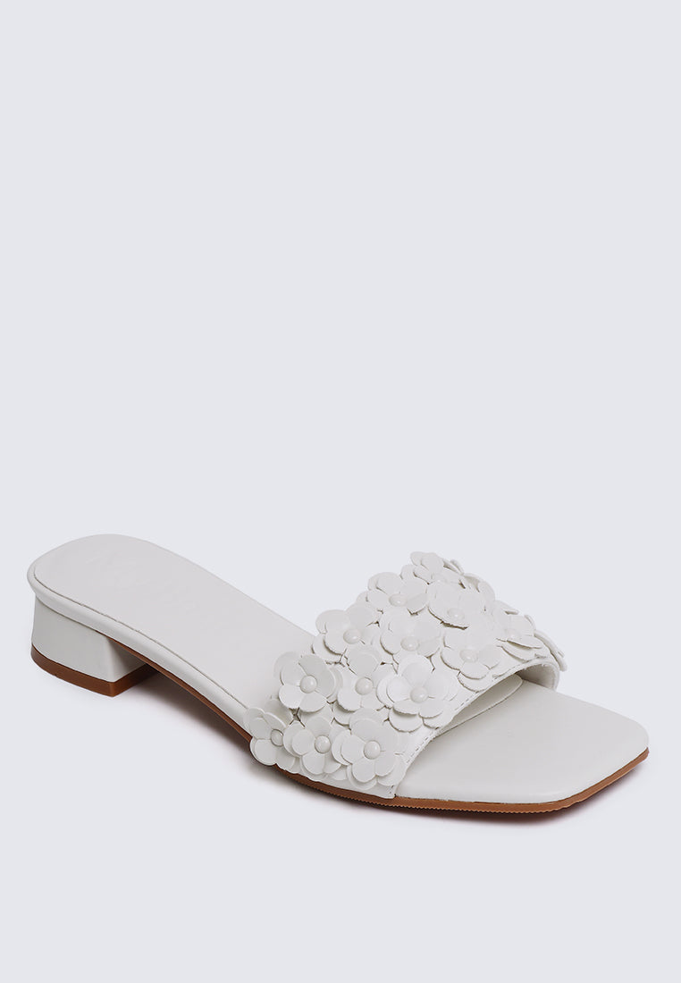 Corinne Comfy Sandals In Off White