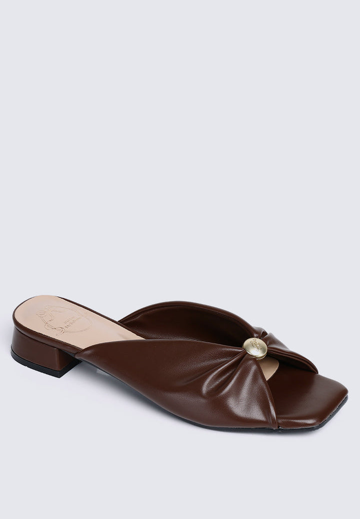 Mabelle Comfy Sandals In Espresso