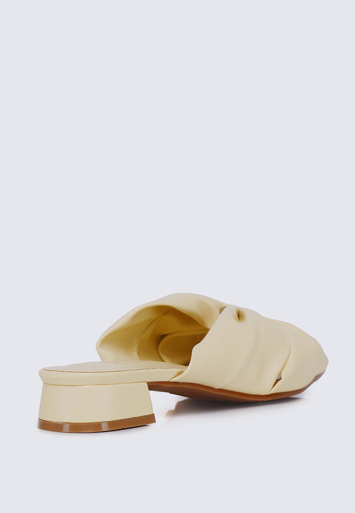 Sia Comfy Sandals In Butter