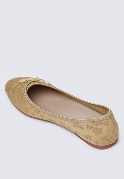 Chuyee Comfy Ballerina In Mustard