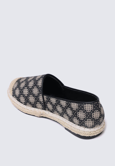 Salsya Comfy Espadrilles In Black