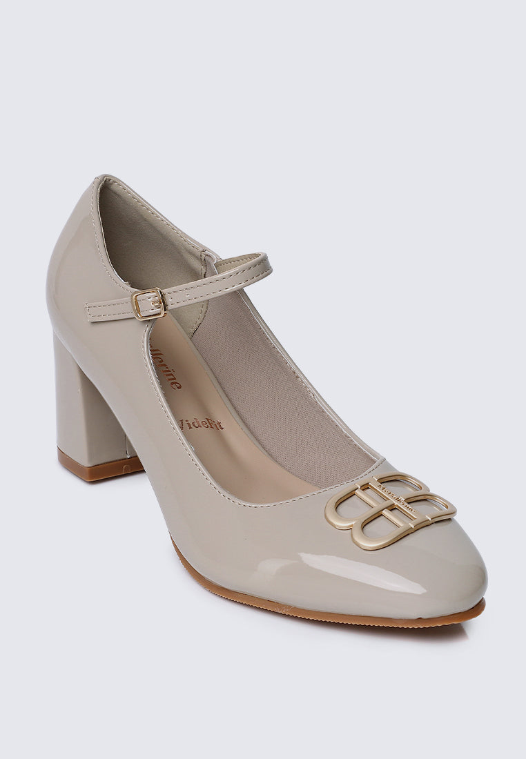 Jane WideFit Comfy Pumps In Almond