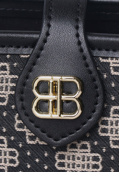 Liyana Crossbody Bag In Black