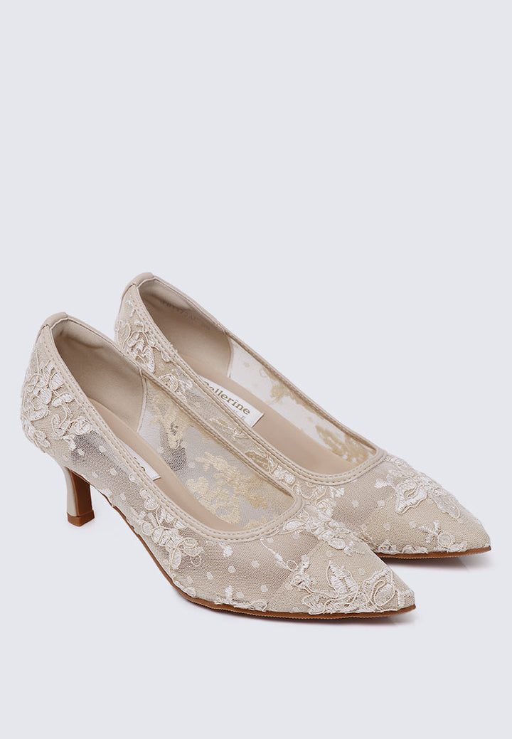 Sylvara Comfy Heels In Almond