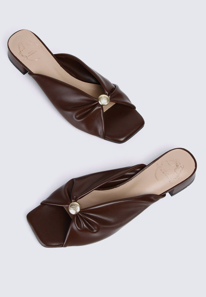 Mabelle Comfy Sandals In Espresso