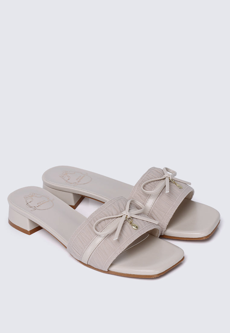 Isabeau Comfy Sandals In Beige