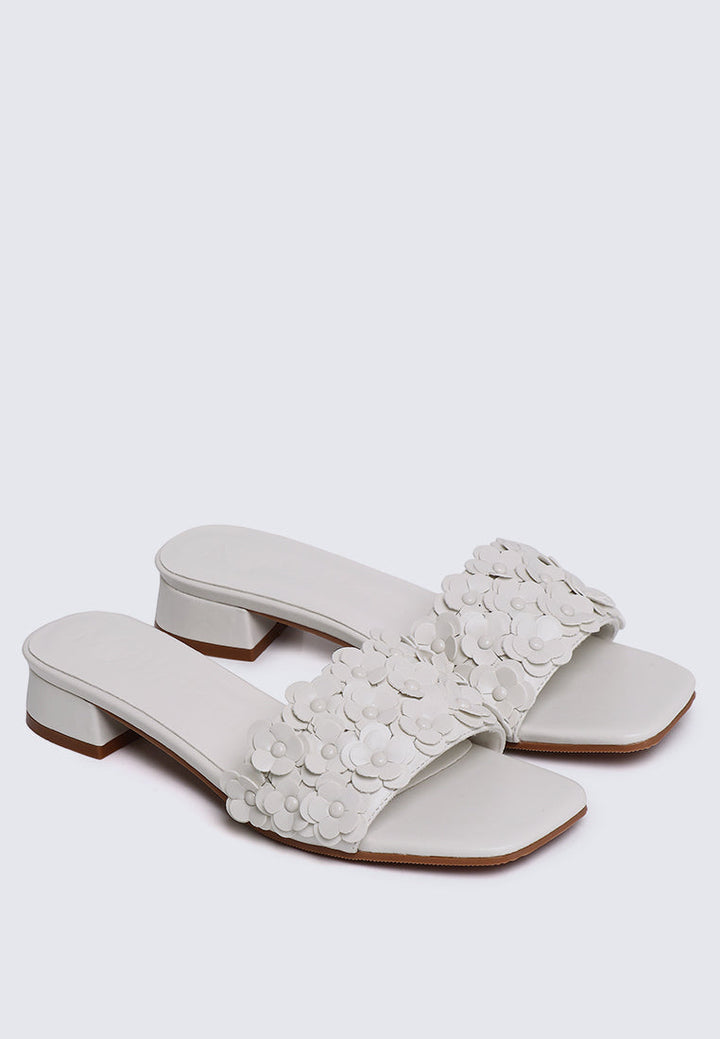 Corinne Comfy Sandals In Off White