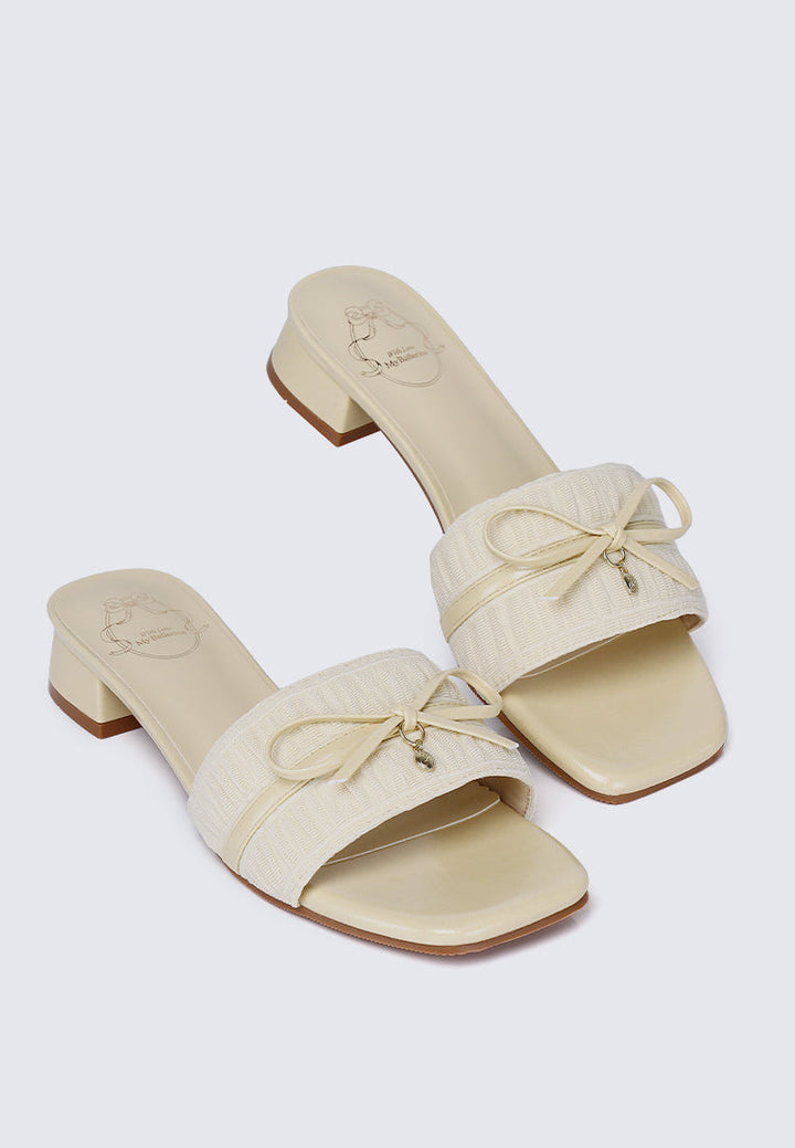 Isabeau Comfy Sandals In Light Yellow