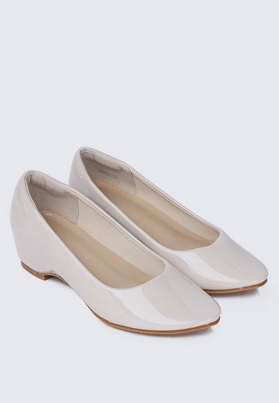 Helene WideFit Comfy Pumps In Beige