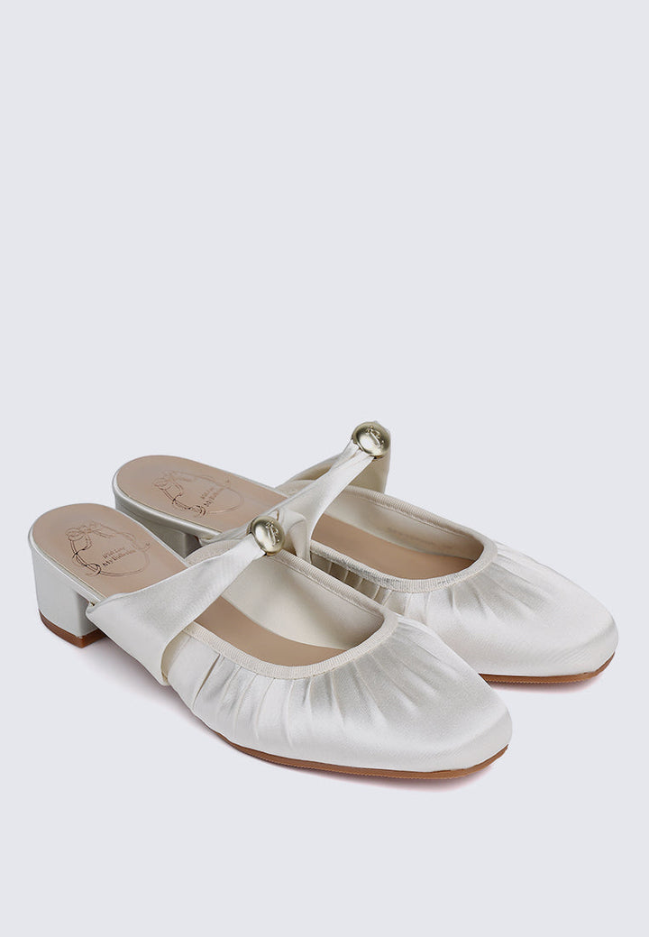 Loue Comfy Heels In Beige
