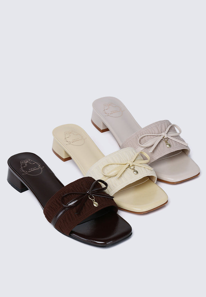 Isabeau Comfy Sandals In Light Yellow