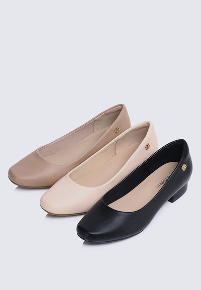 Vyan Comfy Pumps In Almond