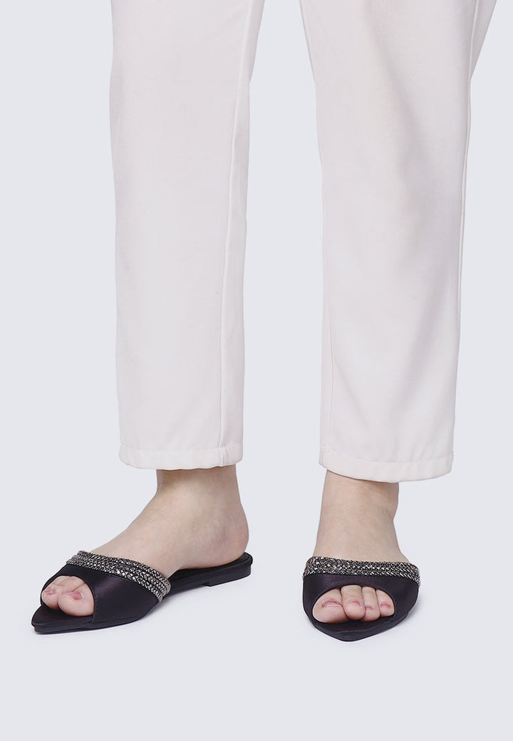 Astra Comfy Sandals In Black