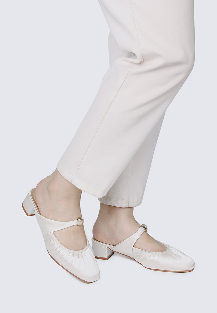 Loue Comfy Heels In Beige