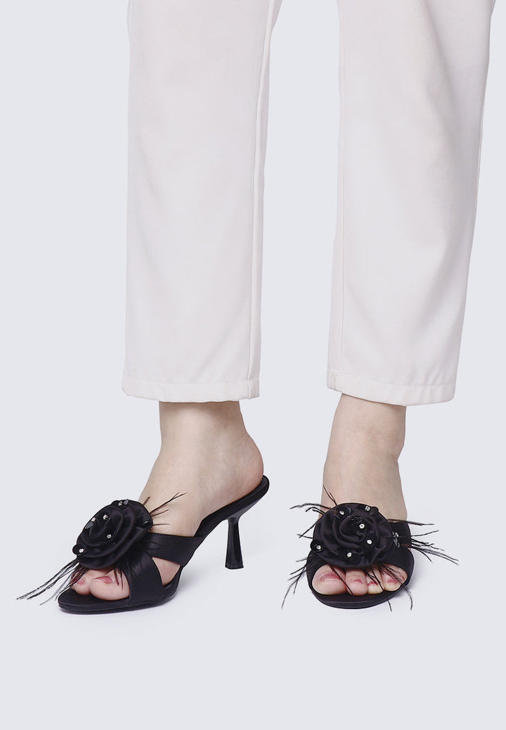 Alira Comfy Heels In Black