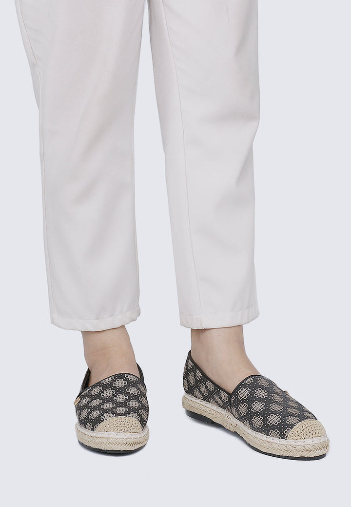 Salsya Comfy Espadrilles In Black