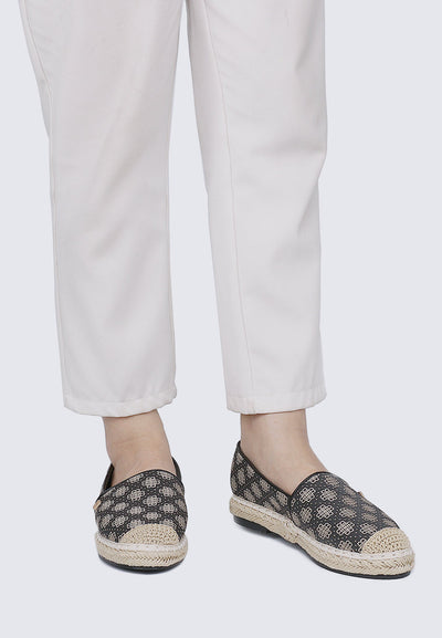 Salsya Comfy Espadrilles In Black
