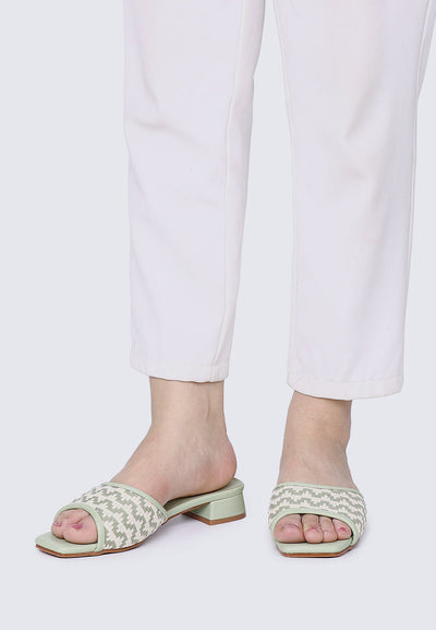Vee Comfy Sandals In Sage Green