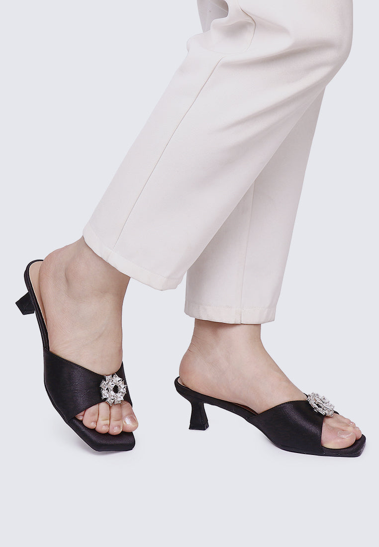 Vea Comfy Heels In Black