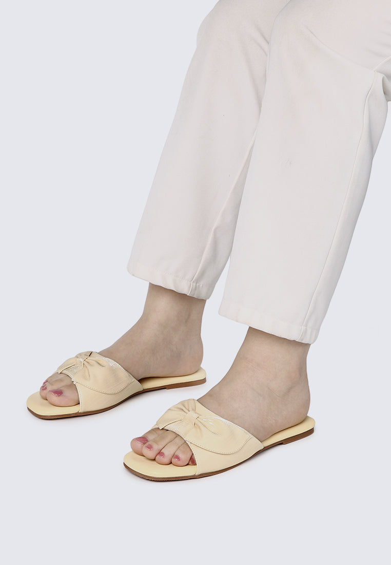 Yurina Comfy Sandals In Butter