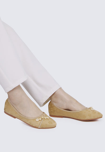 Chuyee Comfy Ballerina In Mustard