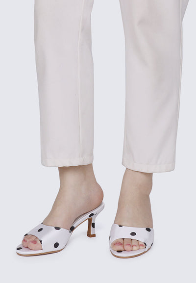 Noira Comfy Heels In White