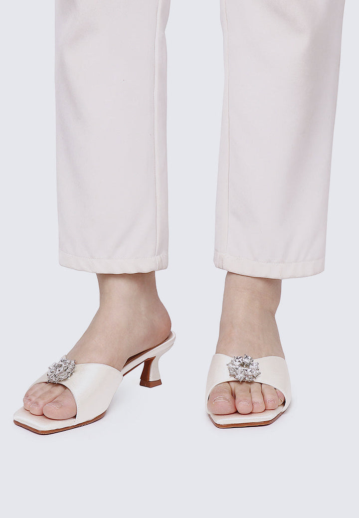 Vea Comfy Heels In Ivory
