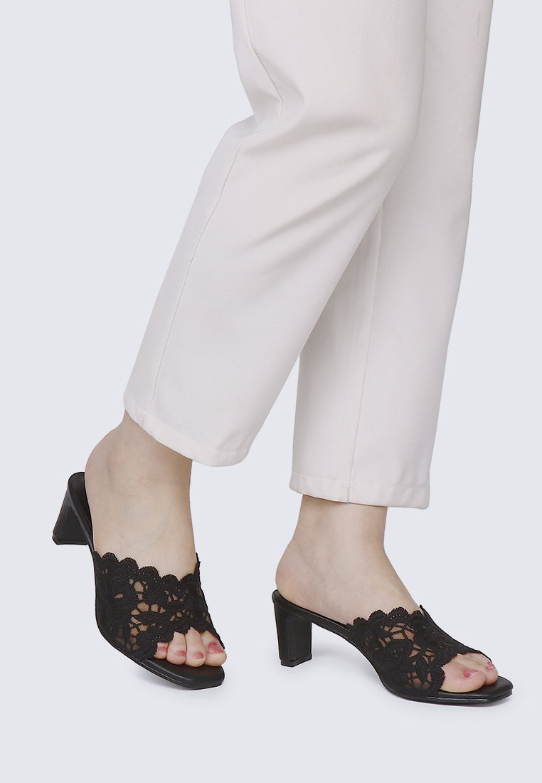 Chloé Comfy Heel In Black