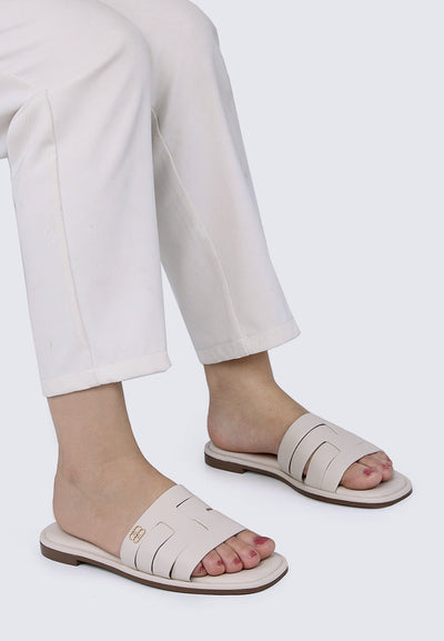 Bobi Comfy Sandal In Almond
