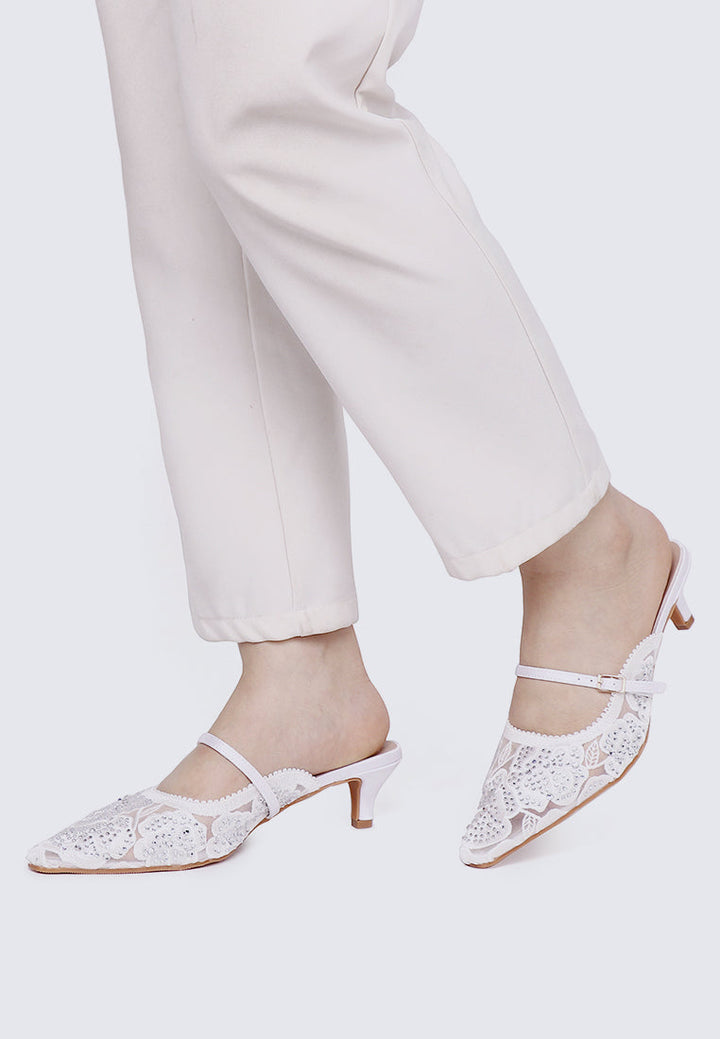Améa Comfy Heels In White