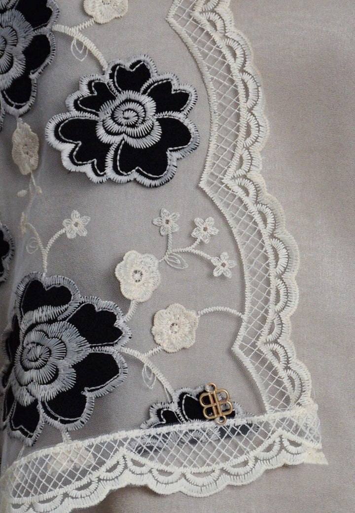 Kamelia Selendang Premium Scarves In Black