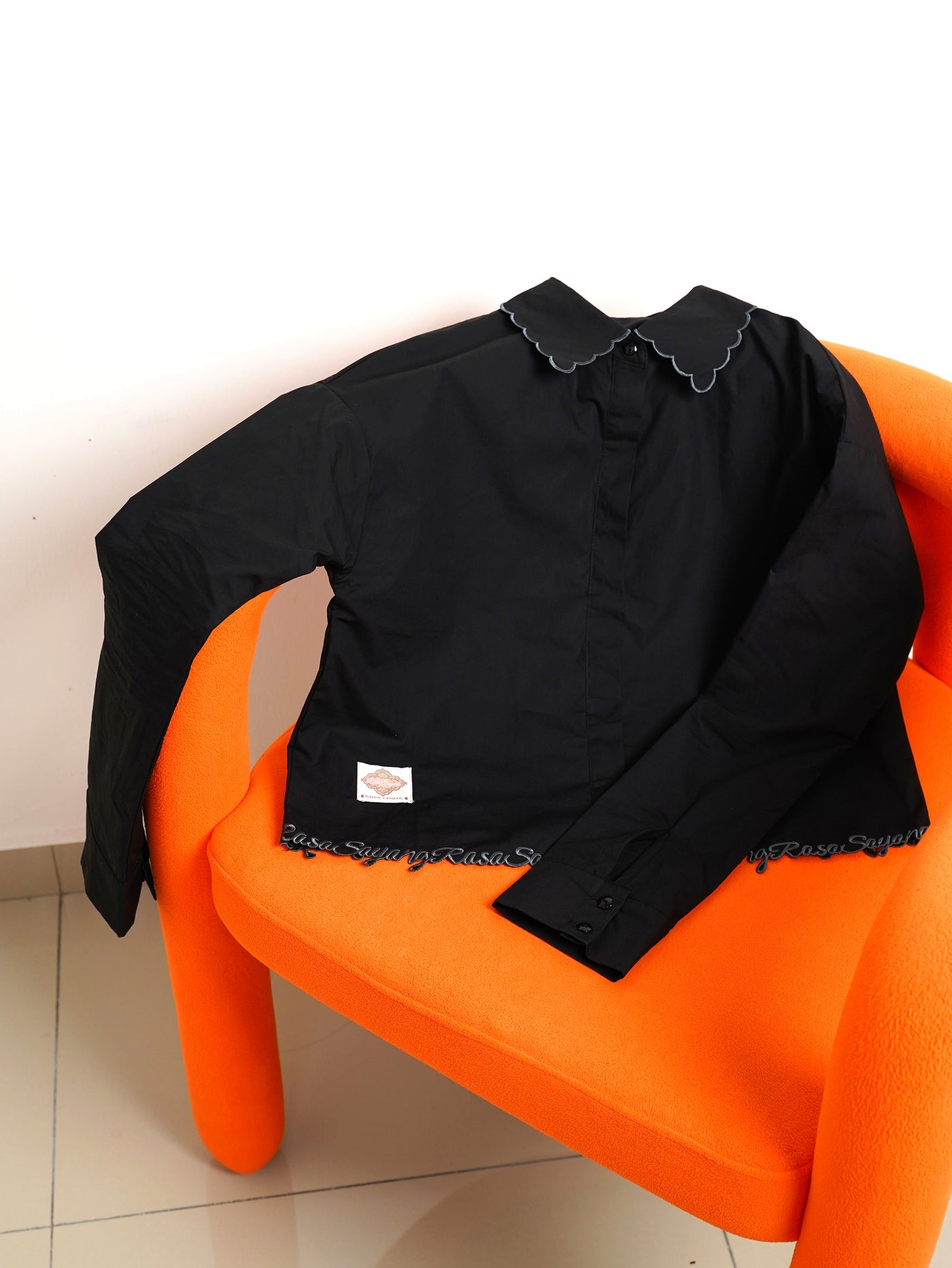 I Feel Love Collar Shirt Top In Black